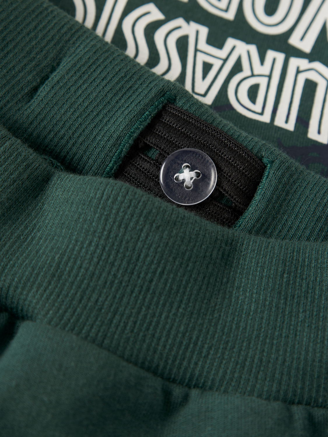 model_shot-front_full